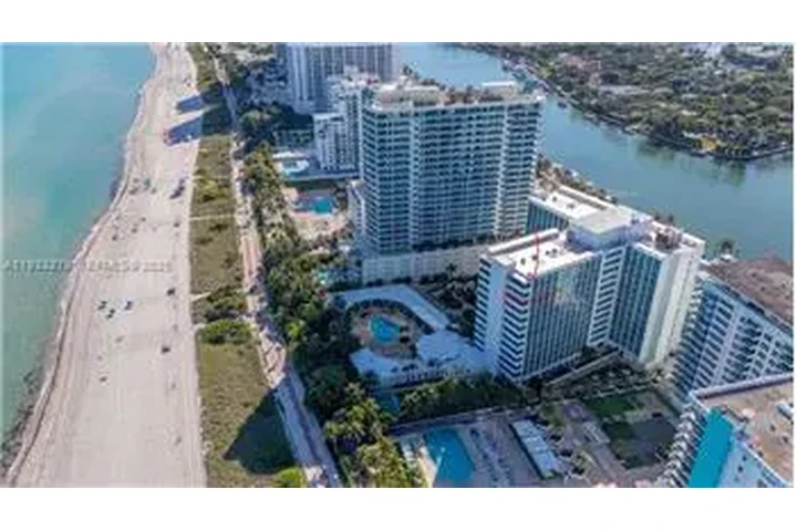 $8500 : Rental property with 3 bedro image 2