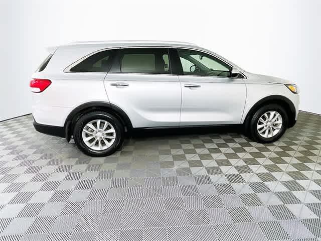 $16540 : PRE-OWNED 2018 KIA SORENTO LX image 10