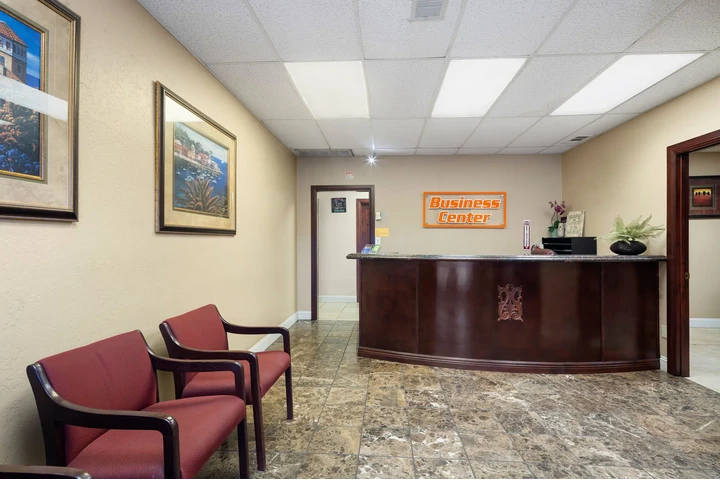 $1500 : Space available for rent. image 2