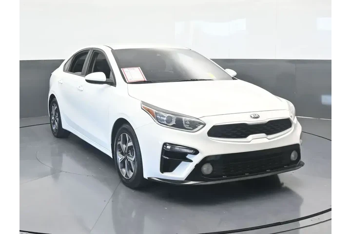 $11622 : Kia Forte 2019 LXS 4dr Sedan image 9