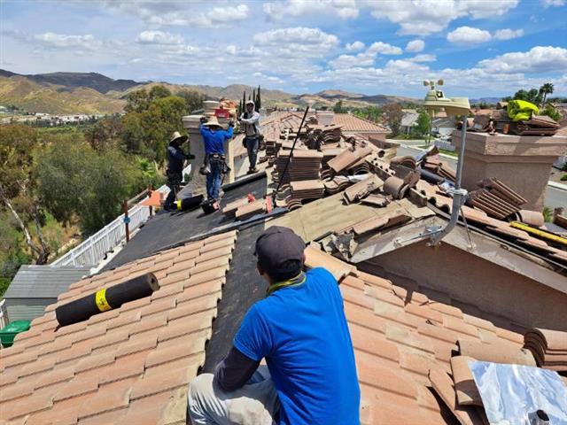 Servicio de Techos & Roofing image 3