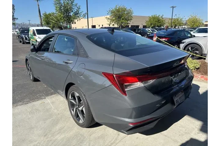 $19900 : Hyundai ELANTRA 2023 SEL 4dr image 2