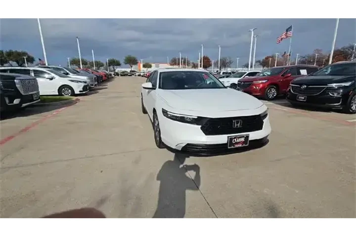 $25987 : Honda Accord 2024 EX 4dr Sed image 2