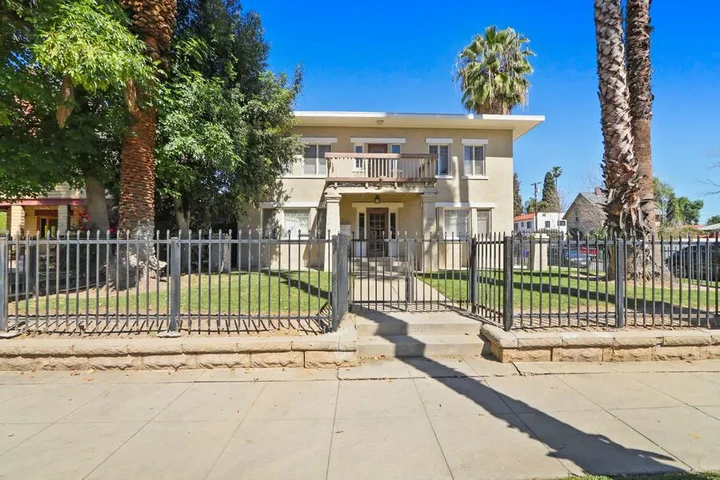 $1300 : Available now! 2 BD, 1 BA image 1