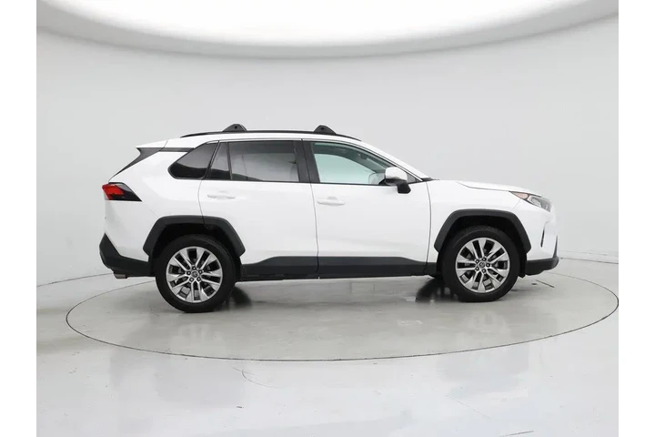 $27998 : Toyota RAV4 2020 XLE Premium image 7