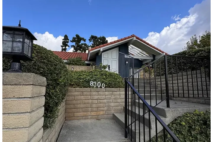 $2100 : Beautiful North Friendly Hills image 1