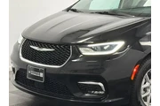 $26500 : Chrysler Pacifica 2024 Touri thumbnail