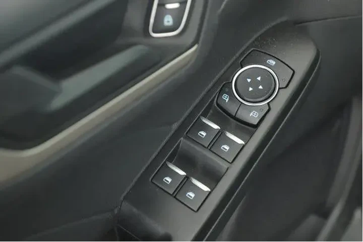 $22994 : Ford Escape Plug-In Hybrid 2 image 7