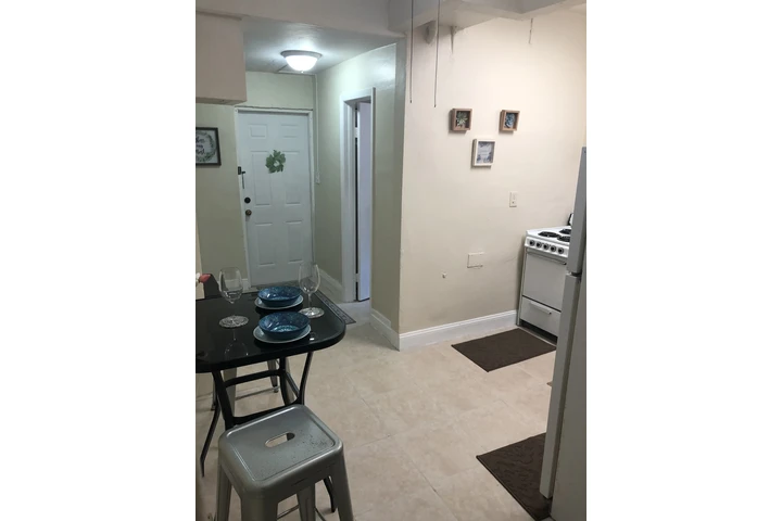 $1525 : Apartamento en renta 1H/1B image 5