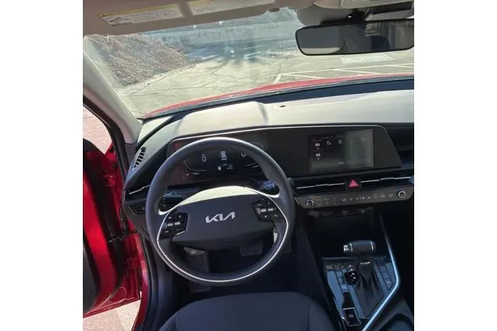 $26000 : Kia Niro 2026 LX 4dr Crossov image 4