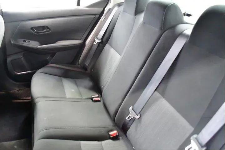$19994 : Nissan Sentra 2025 SV 4dr Se image 9