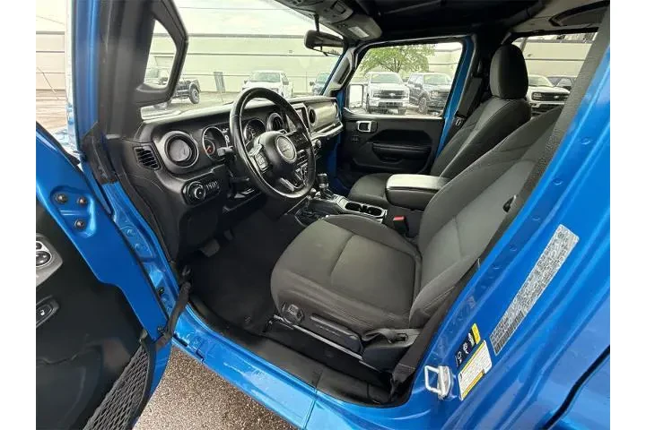 $24745 : Jeep Wrangler Unlimited 2022 image 10