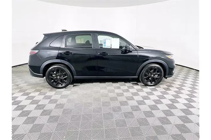 $23900 : Honda HR-V 2023 AWD Sport 4d image 8