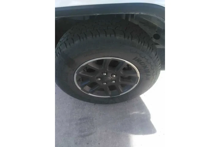 $30991 : Jeep Gladiator 2023 4x4 Over image 6