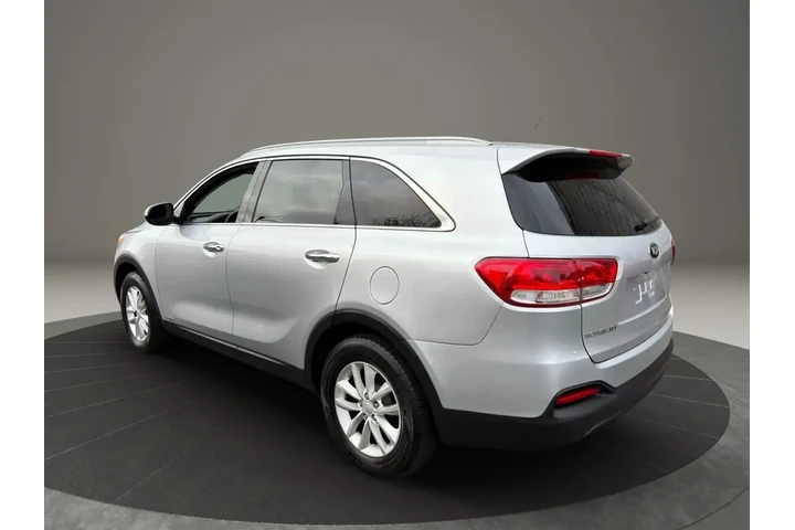 $6999 : 2016 KIA SORENTO image 10