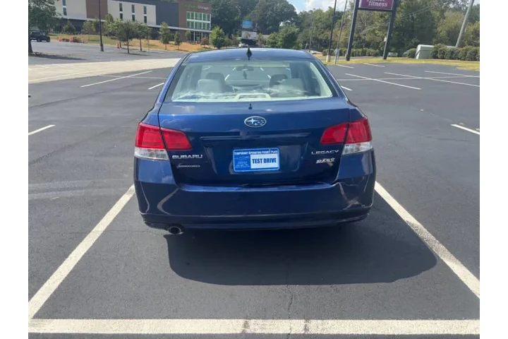 $10500 : 2011 Legacy 2.5i Limited image 7