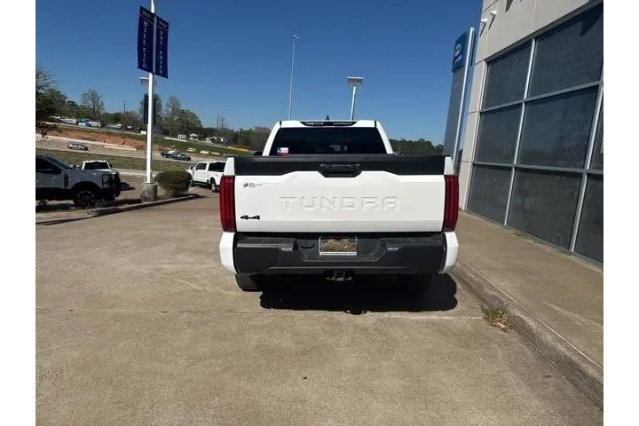 $36988 : Toyota Tundra 2024 4x4 SR 4d image 6