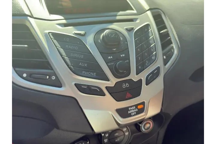 $4977 : Ford Fiesta 2013 SE 4dr Seda image 3