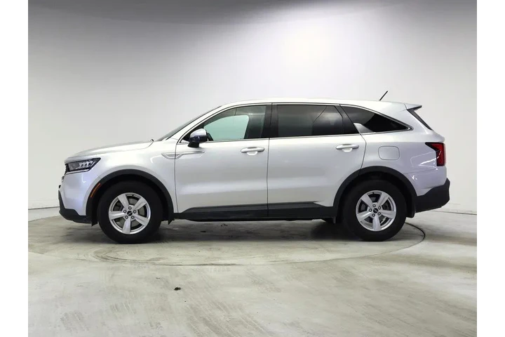 $22998 : Kia Sorento 2022 LX 4dr SUV image 3