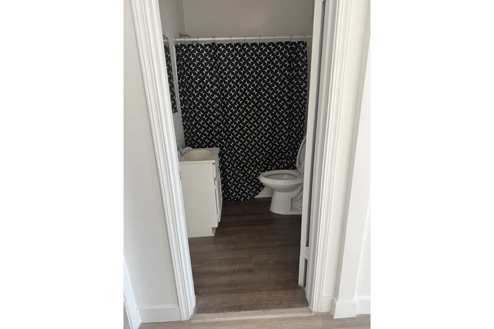 $2400 : 2 bedroom apartment for rent image 2