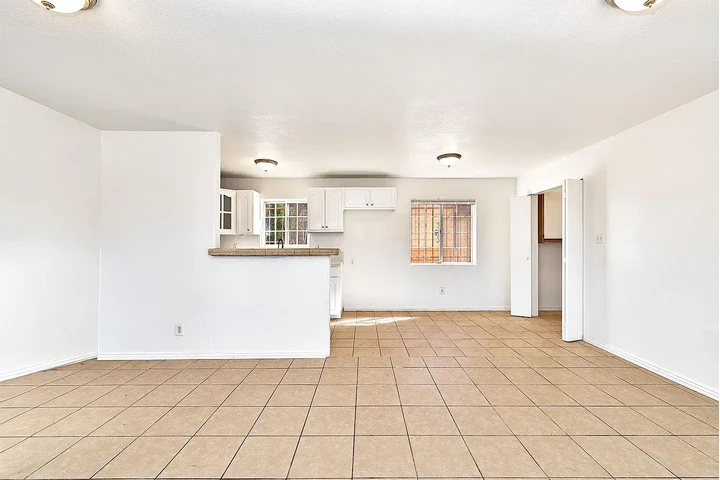 $1500 : Home At Last image 3