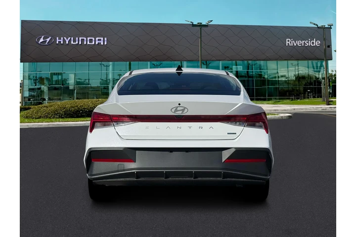 $27670 : Hyundai ELANTRA Hybrid 2026 image 6