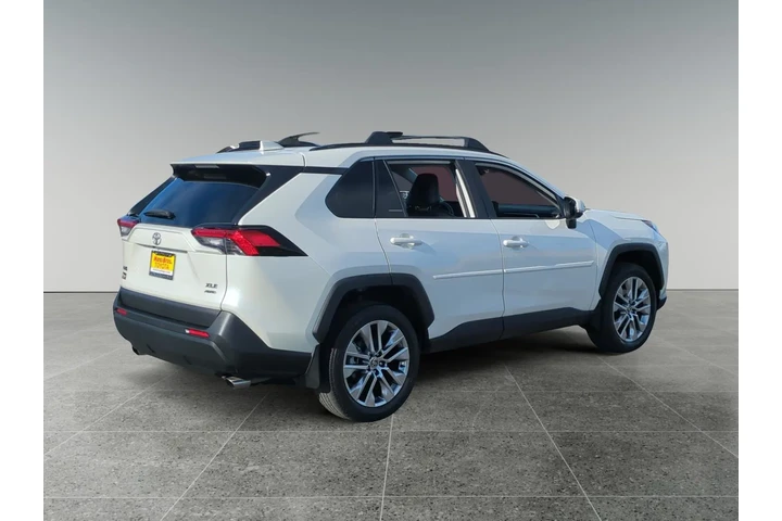$29594 : Toyota RAV4 2022 XLE Premium image 5