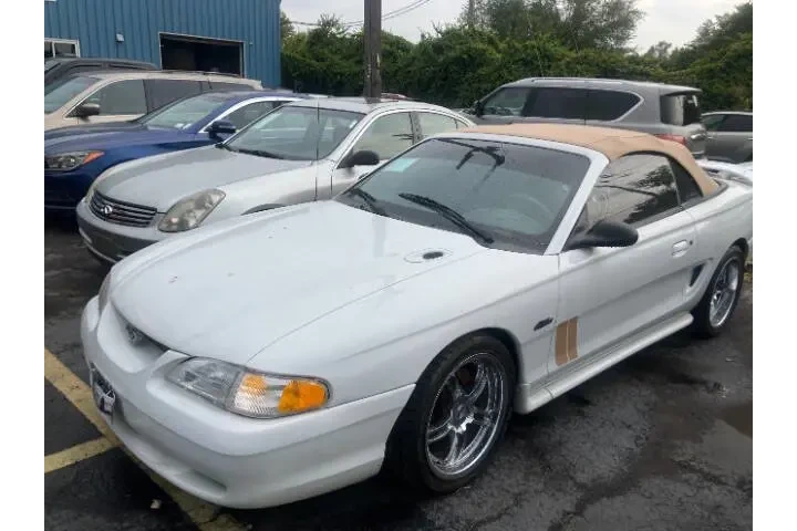 $8500 : 1998 Mustang GT image 1