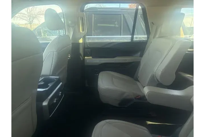 $39995 : Ford Expedition 2024 4x4 Lim image 4