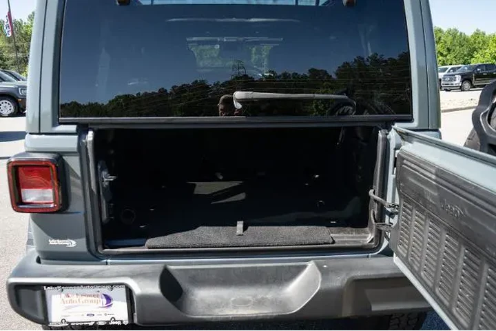 $36988 : Jeep Wrangler 2024 4x4 Sport image 9