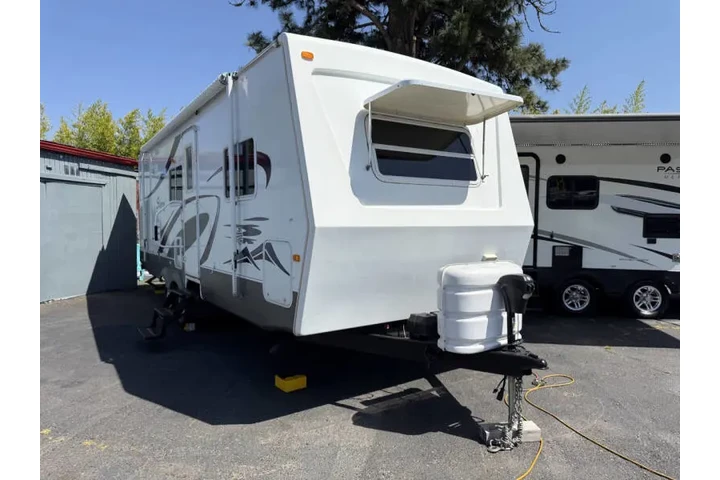 $11900 : 2005 Forest River Sierra image 7