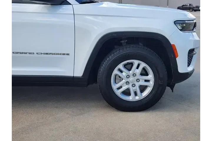 $22563 : Jeep Grand Cherokee 2023 4x2 image 8