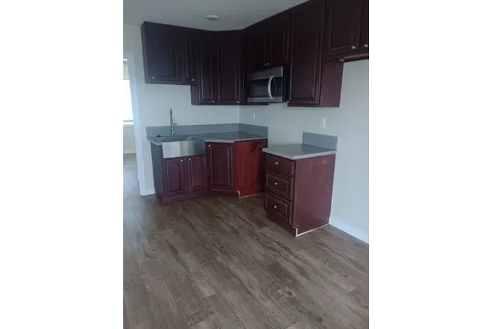 $2149 : 2 BEDROOMS IN LA $2149 image 1