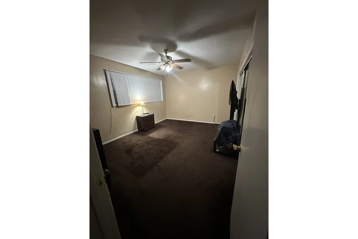 $850 : SE RENTA CUARTO GRANDE image 1