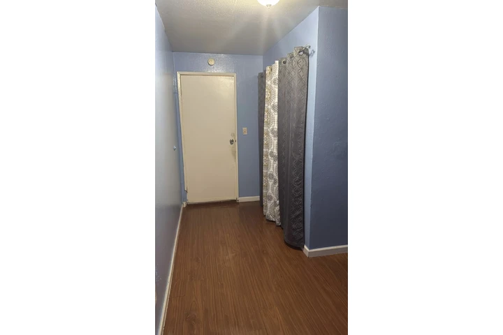 $750 : SE RENTA CUARTO EN SOUTH GATE image 2