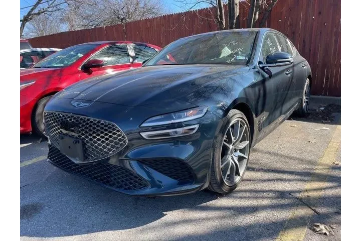 $27399 : Genesis G70 2025 2.5T Standa image 1