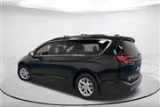 $23238 : Pre-Owned 2022 Pacifica Touri thumbnail