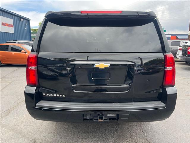 $21654 : 2017 Suburban LT, 8 PASSENGER image 6