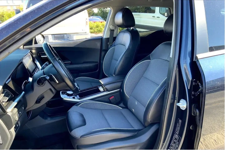 $14490 : Kia Niro EV 2020 EX 4dr Cros image 7