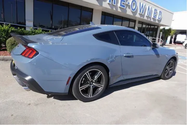 $37488 : Ford Mustang 2025 EcoBoost 2 image 6