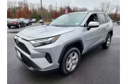 $27999 : Toyota RAV4 2022 AWD XLE 4dr thumbnail