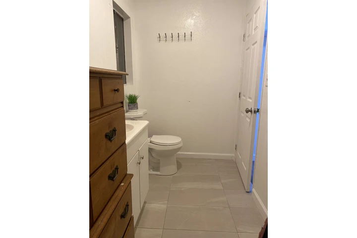 $1000 : Se renta cuarto en Los Angeles image 3