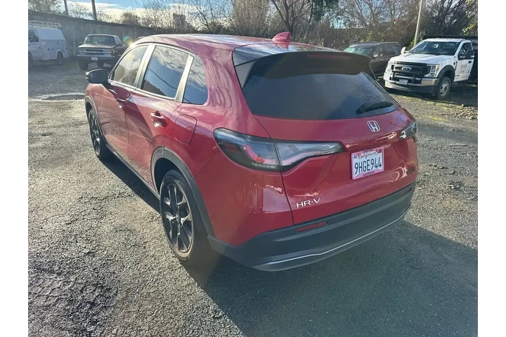 $24000 : Honda HR-V 2024 Sport 4dr Cr image 3