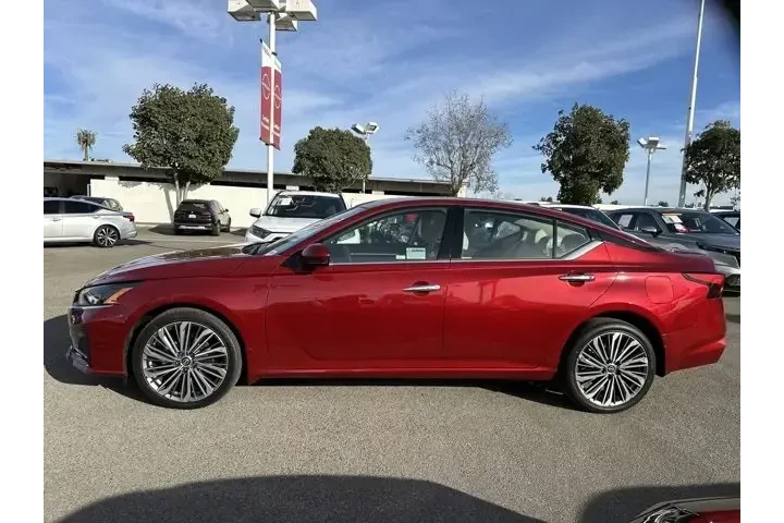 $34777 : Nissan Altima 2024 AWD 2.5 S image 3