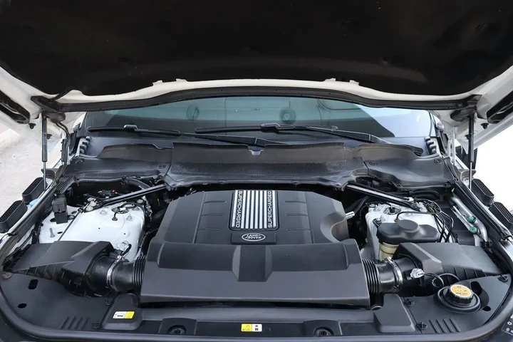 $43998 : 2020 Range Rover P525 HSE image 1