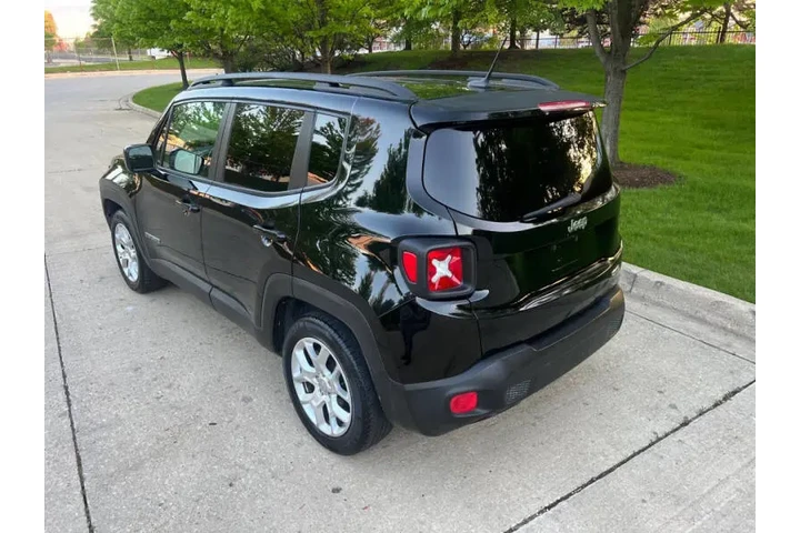 $9997 : 2017 Renegade Latitude image 5