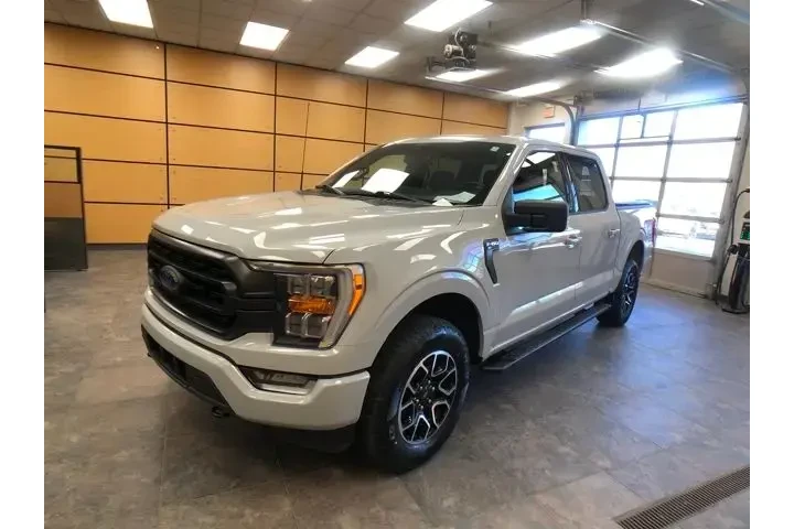 $38050 : Ford F-150 2023 4x4 XLT 4dr image 3