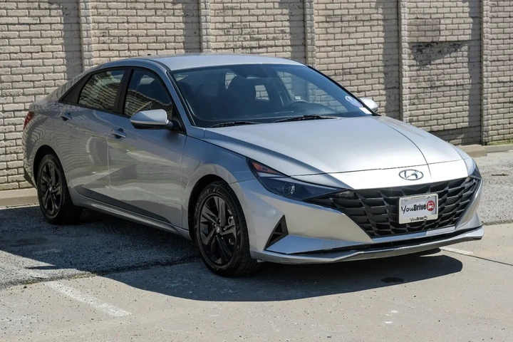 $1900 : Hyundai / Elantra image 3