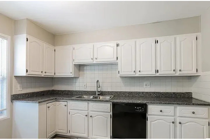 $1450 : HOUSE FOR RENT IN KANSAS image 6