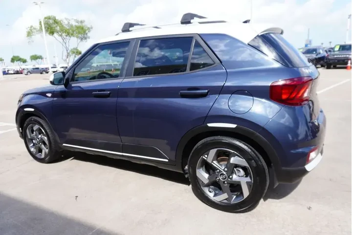 $12988 : Hyundai VENUE 2021 SEL 4dr C image 4